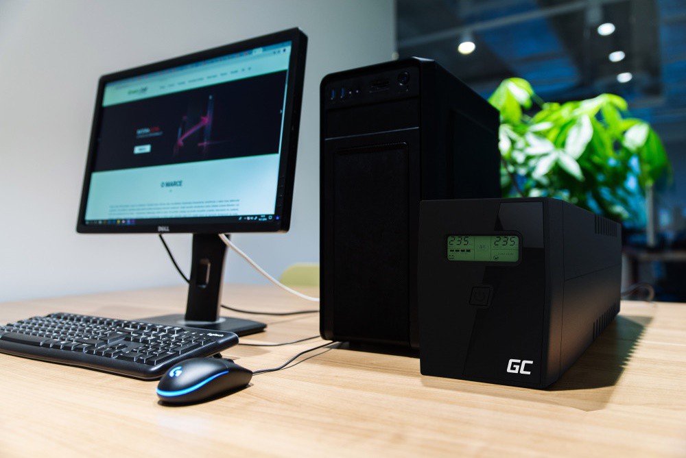 green_cell_ups_microsine_1000va_lcd_700w_230v_pure_sinusoid